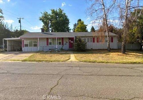 417 Discovery St, Yreka, CA, 96097-2213 | Card Image