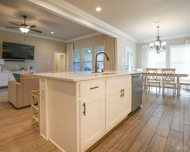 3079 Auburn Pkwy, House other with 4 bedrooms, 2 bathrooms and 2 parking in Gulf Breeze FL | Image 5