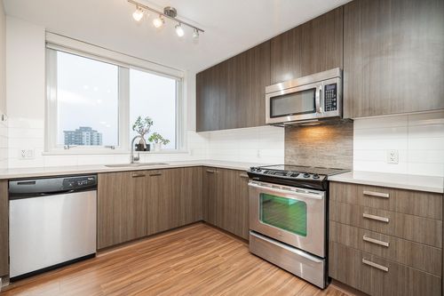 2709-13325 102a Ave, Surrey, BC, V3T0J5 | Card Image
