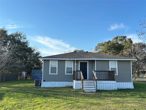 708 Lavaca St, Yoakum, TX, 77995-4214 | Card Image