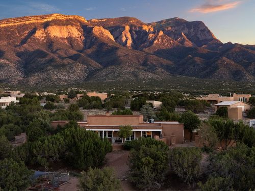 27 Homestead Ln, Placitas, NM, 87043-9233 | Card Image