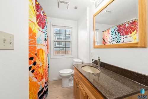 1016 N Hudson Ave Avenue, Sioux Falls, SD, 57104 | Card Image