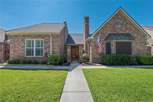 707 Walker St, Bryan, TX, 77802-1249 | Card Image