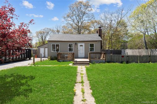 12 Hackensack Rd, Mastic Beach, NY, 11951-5804 | Card Image