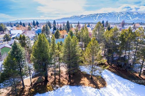361 Payette St, Donnelly, ID, 83615-7744 | Card Image
