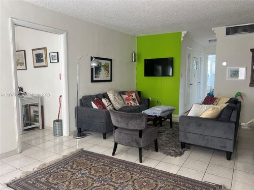 4e-1820 James Ave, Miami Beach, FL, 33139 | Card Image