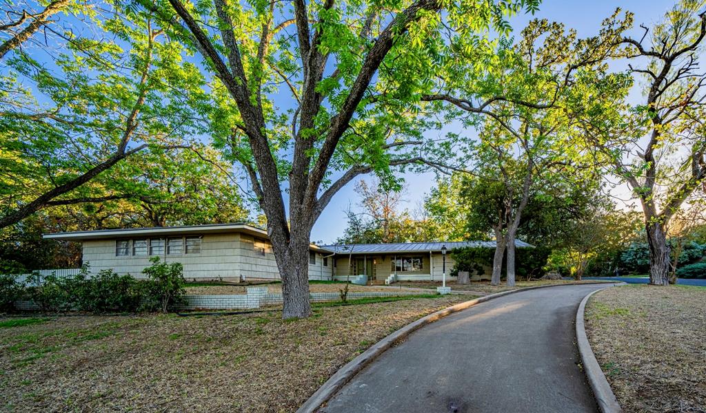 Travis St, Fredericksburg, TX 78624