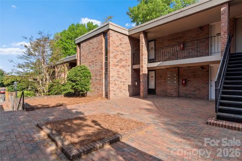 1739 S Hawthorne Rd, Winston-Salem, NC, 27103-4042 | Card Image