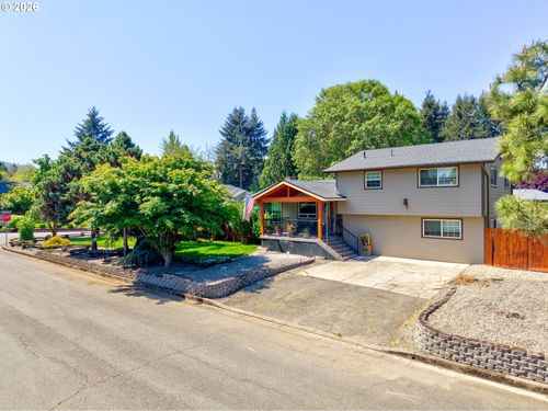 1308 Nw Garden St, Roseburg, OR, 97471 | Card Image