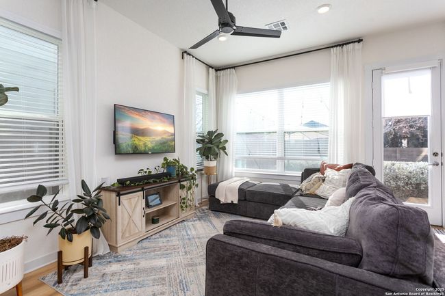 UNIT-3 - 5843 Whitby Rd, House other with 3 bedrooms, 3 bathrooms and null parking in San Antonio TX | Image 13