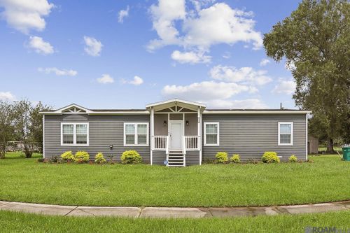 5711 Rollins Rd, Zachary, LA, 70791-2929 | Card Image