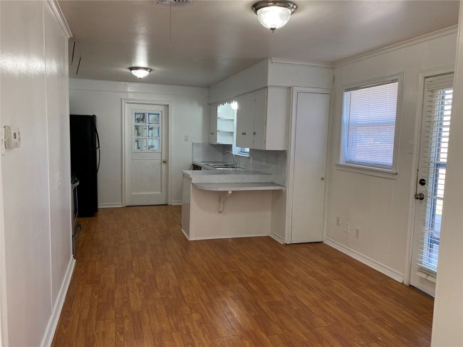breakfast nook | Image 6