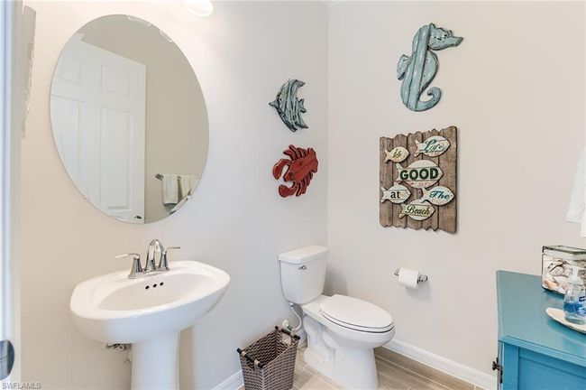 Powder Room/Pool Bath | Image 36