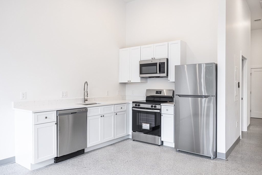 Residential Lease in Lowell 5