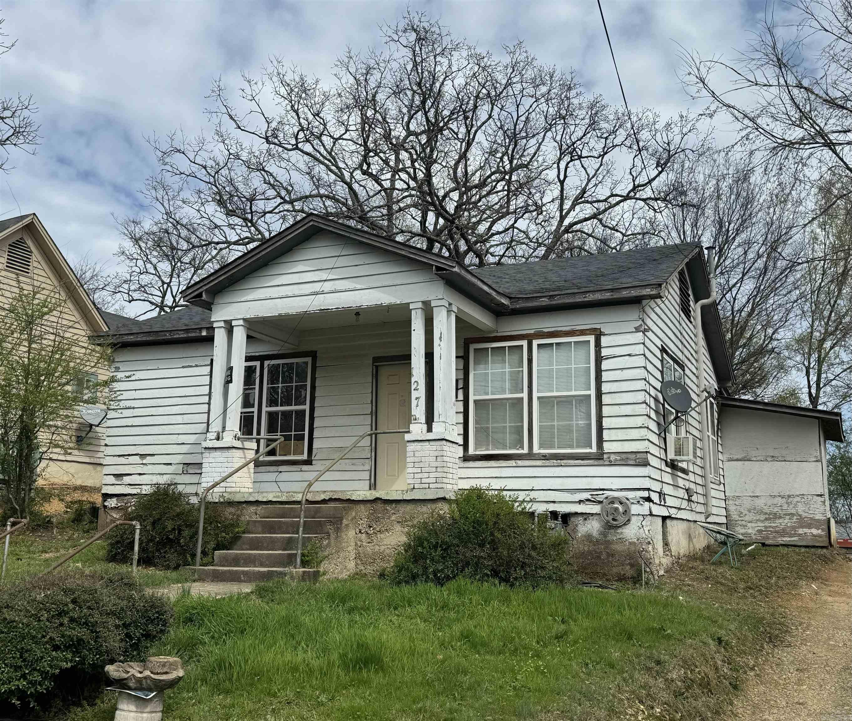 Linwood Ave, Hot Springs, AR 71913