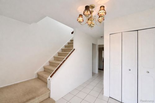 29251 Bon Mar Dr, Warren, MI, 48088-3801 | Card Image