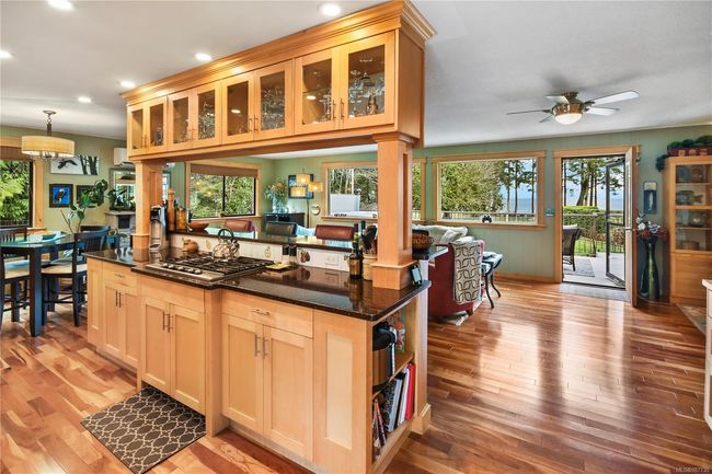 1625 Queequeg Trnabt, House other with 3 bedrooms, 3 bathrooms and 4 parking in Gabriola Island BC | Image 8