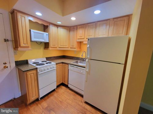 apt-h23-7 Rockford Rd, WILMINGTON, DE, 19806-1021 | Card Image