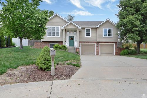 3024 Irene Cir, Manhattan, KS, 66502-2094 | Card Image