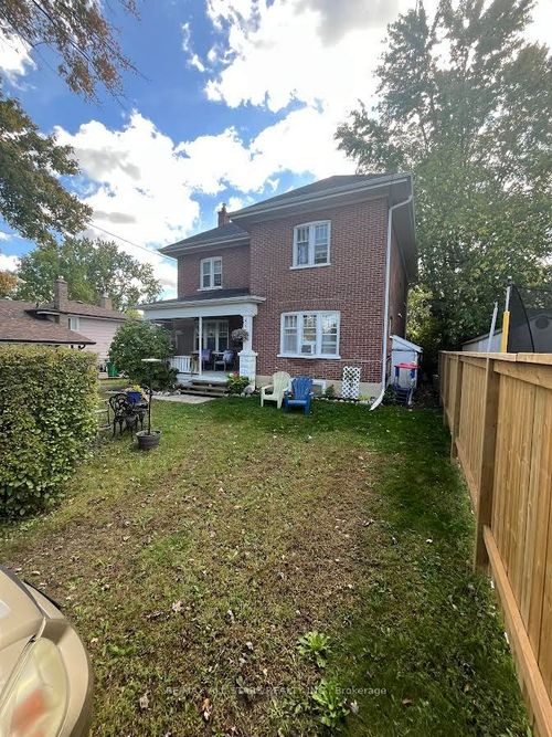 833 Crawford Dr, Peterborough, ON, K9J3W9 | Card Image