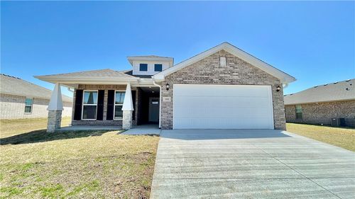 300 Oak Ave, Gentry, AR, 72734-8032 | Card Image