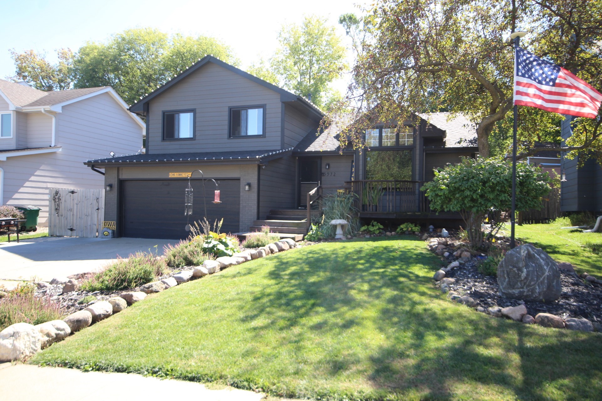 Applewood Dr, West Des Moines, IA 50266