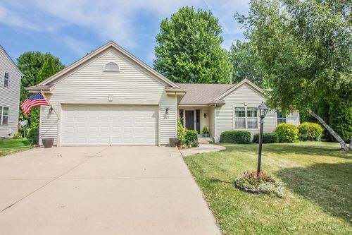621 Bridlewood Lane, Watertown, WI, 53094 | Card Image