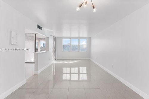 apt-501-17890 W Dixie Hwy, North Miami Beach, FL, 33160-4825 | Card Image