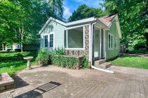 6741 Wood Rd, Norton Shores, MI, 49444-9741 | Card Image
