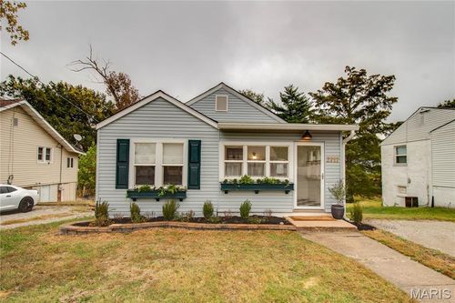 2717 Grovelin St, Godfrey, IL, 62035-3326 | Card Image