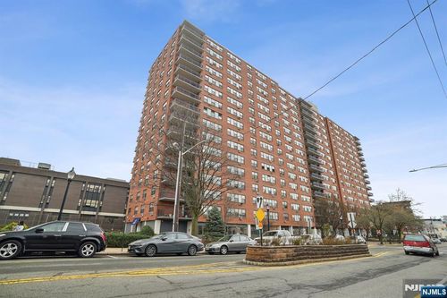 500 Central Ave, Union City, NJ, 07087-5302 | Card Image
