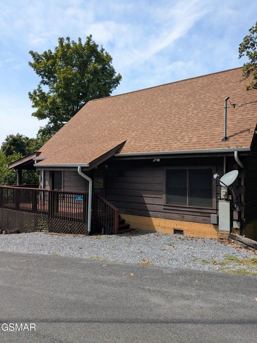 1039 Willard Way, Sevierville, TN, 37876-1382 | Card Image