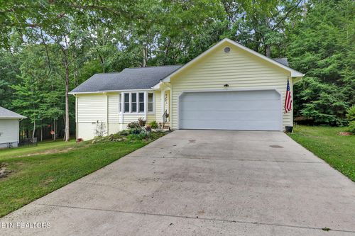 13 Dalton Ter, Crossville, TN, 38558-8832 | Card Image