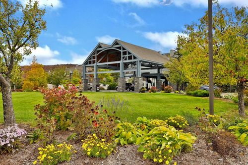 152-228 E Mountain Rd, Killington, VT, 05751-9608 | Card Image