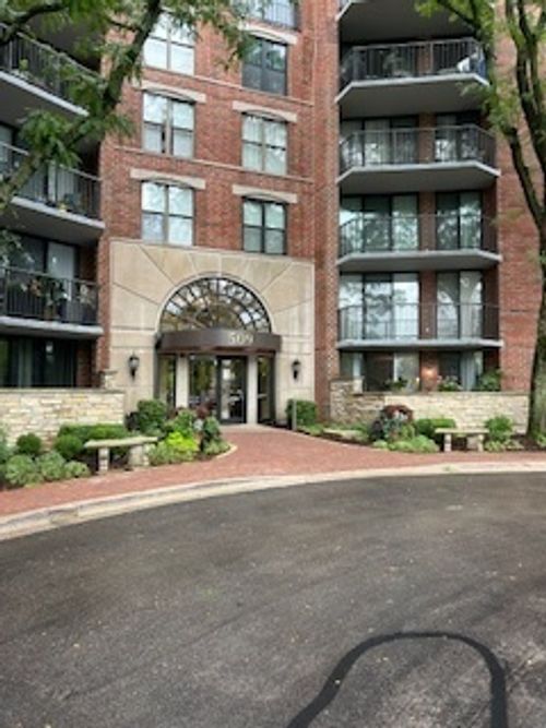 unit-407-509 Aurora Ave, Naperville, IL, 60540-6288 | Card Image