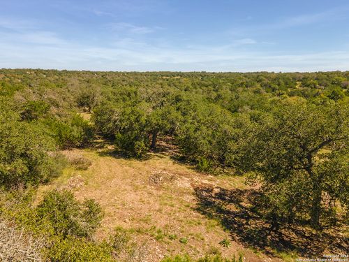 228 Spring Rd, Fredericksburg, TX, 78624-6151 | Card Image