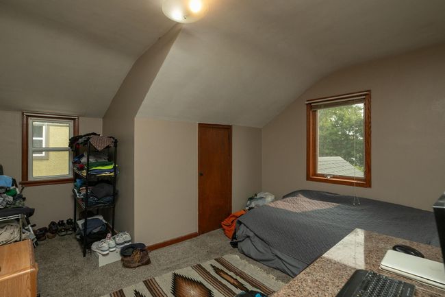 Upstairs Bedroom | Image 22