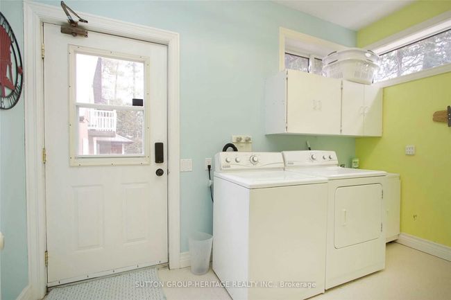 28 Goodman Rd, House other with 5 bedrooms, 5 bathrooms and 3 parking in Fenelon Falls ON | Image 32