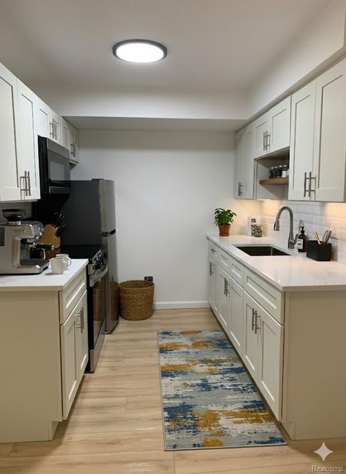 apt-22-2161 Decker Rd, Walled Lake, MI, 48390-2505 | Card Image