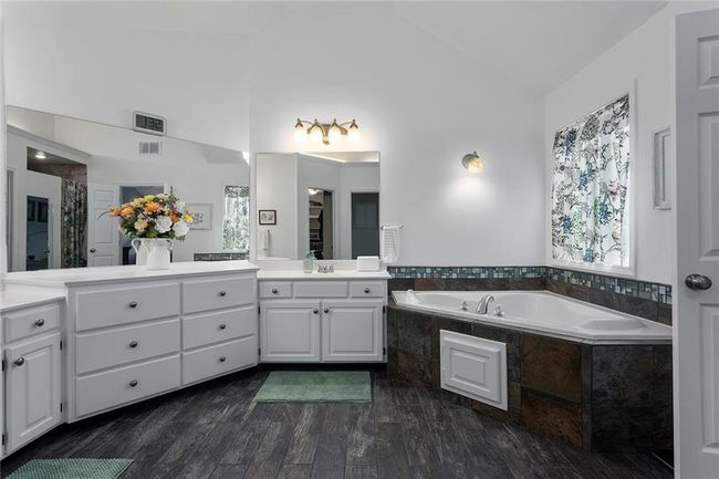 23210 W 45 Th St, House other with 4 bedrooms, 5 bathrooms and null parking in Shawnee KS | Image 19