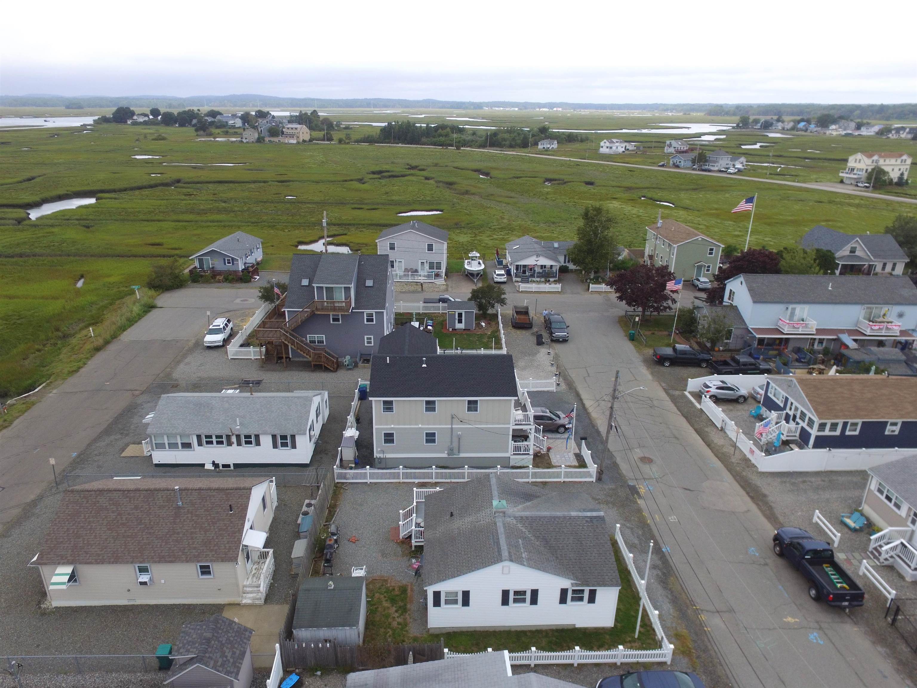 Diane Ln, Hampton, NH 03842