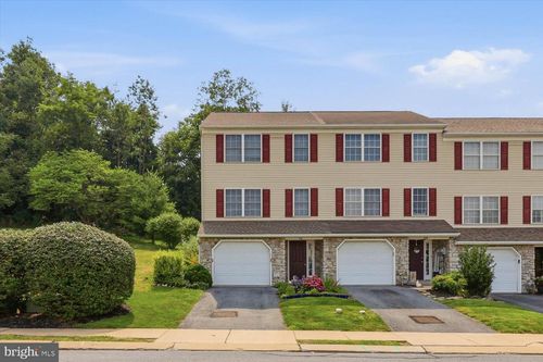110 Acorn Ln, MOUNTVILLE, PA, 17554-1863 | Card Image