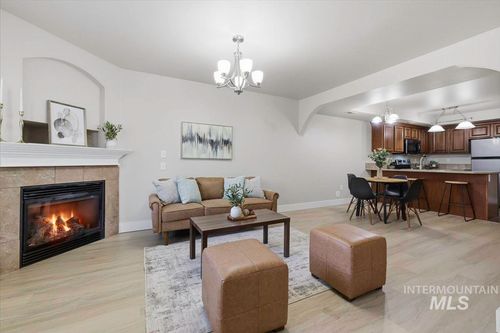 102-9965 Rosecroft Ct., Boise, ID, 83704 | Card Image