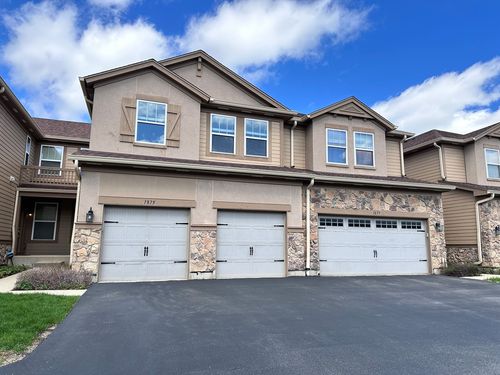 1875 Crenshaw Cir, Vernon Hills, IL, 60061-1242 | Card Image