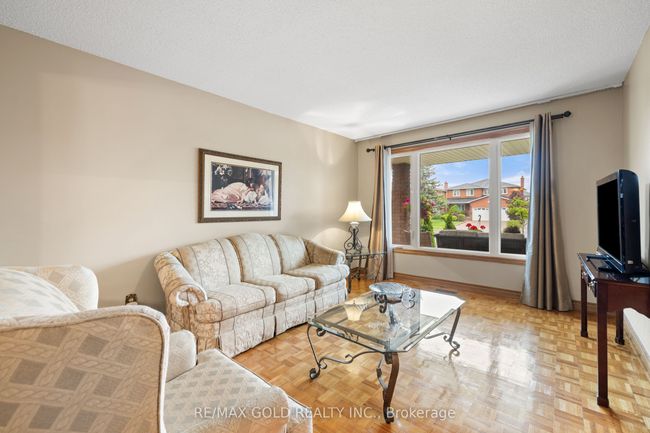 74 Belview Ave, House other with 5 bedrooms, 4 bathrooms and 4 parking in Woodbridge ON | Image 17
