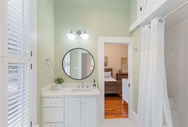 Jack & Jill Bath | Image 22