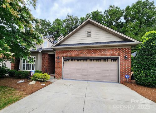 100 N Wentworth Dr, Mocksville, NC, 27028-2098 | Card Image