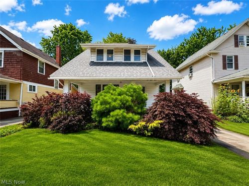 684 Dayton St, Akron, OH, 44310-2301 | Card Image