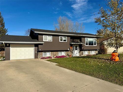 8 Parkway Dr, Swan River, MB, R0L1Z0 | Card Image