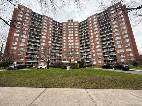 apt-10d-220-55 46th Ave, Bayside, NY, 11361-3615 | Card Image